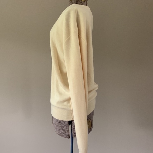 Vintage Jantzen v neck soft sweater, women's large, men's medium - Picture 5 of 5